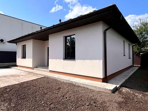 будинок за адресою Леоніда Каденюка вул.