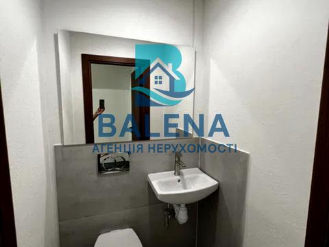 комерційна за адресою Межигірська вул., 87-А