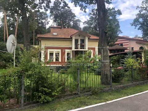 будинок за адресою Курортна вул., 9