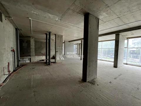 комерційна за адресою Лесі Українки бульв., 7-Б