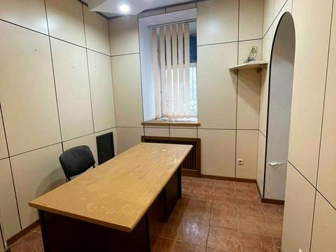 комерційна за адресою Польський узвіз, 9