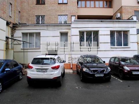 комерційна за адресою Оболонська вул., 12