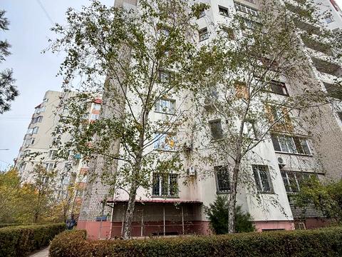 комерційна за адресою Леваневців вул., 10