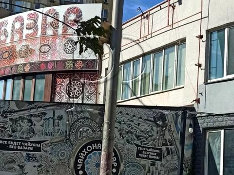 коммерческая по адресу Анни Ахматової, 44А