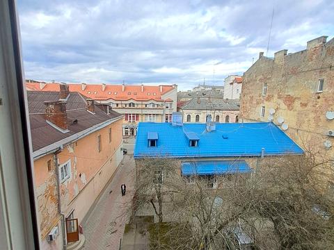 коммерческая по адресу Кардинала Любомира Гузара ул., 32