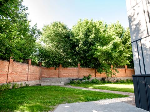 комерційна за адресою Євгена Чикаленка вул., 26