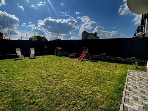 будинок за адресою Жуляни