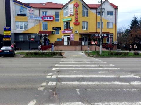 комерційна за адресою Олени Пчілки вул., 68А