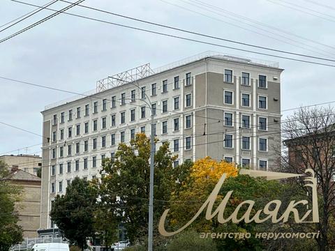 комерційна за адресою Миколи Міхновського бульв. (Дружби Народів), 19