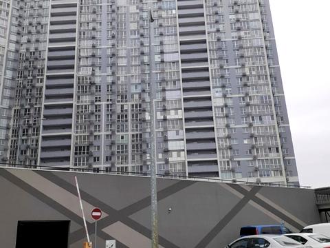 коммерческая по адресу Ревуцького вул. 40-В, 1