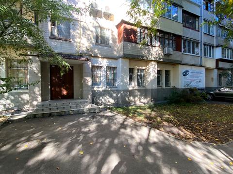 комерційна за адресою Деміївська вул., 35-Б