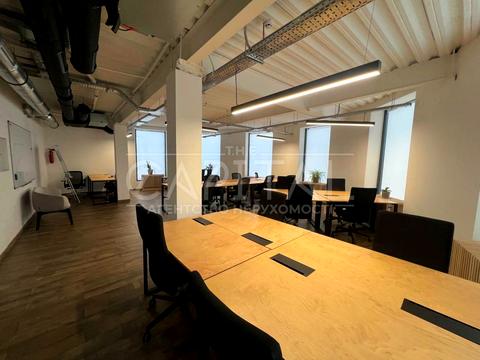 комерційна за адресою Марка Безручка вул., 24