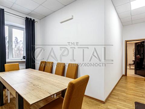комерційна за адресою Берестейське шосе (Брест-Литовське), 1