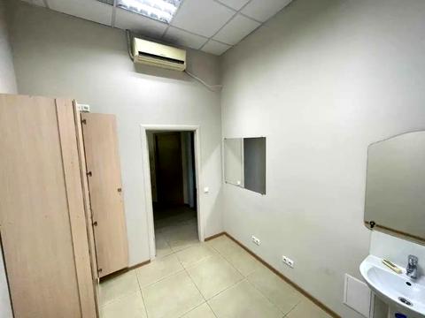 комерційна за адресою Набережна Перемоги вул., 10К