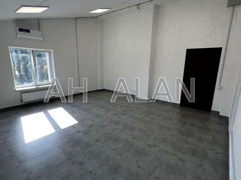 комерційна за адресою Межигірська вул., 87-А