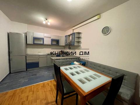 квартира за адресою Анни Ахматової вул., 47