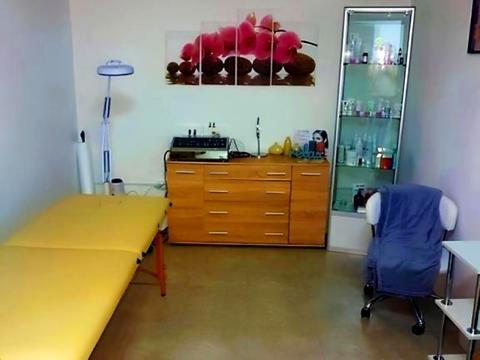 комерційна за адресою Рибальська вул., 8