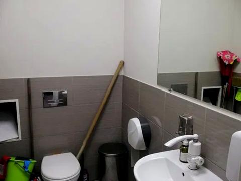 комерційна за адресою Данила Галицького вул. (Будьонного), 31