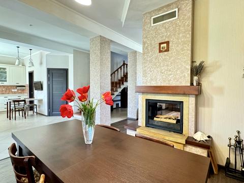 будинок за адресою Богатирська вул., 30б