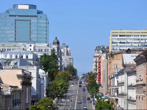 комерційна за адресою Богдана Хмельницького вул., 19-21