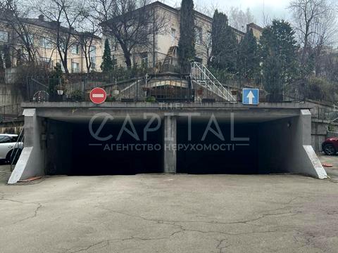 комерційна за адресою Олександра Кониського вул., 52-58