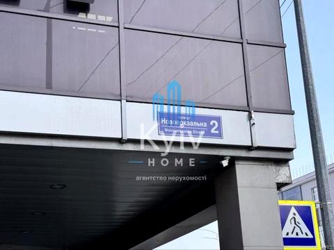 коммерческая по адресу Нововокзальная ул., 2