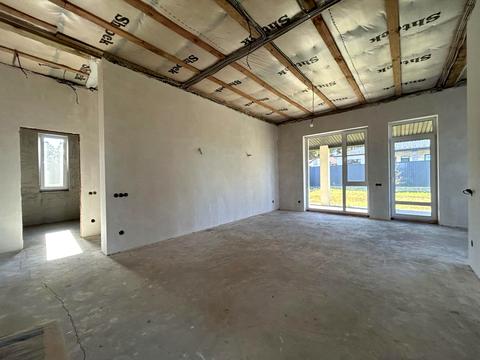 дом по адресу Евгения Плужника ул.