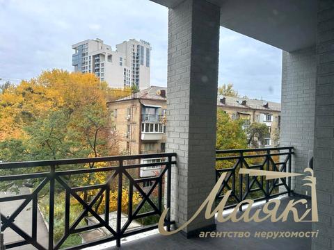 комерційна за адресою Миколи Міхновського бульв. (Дружби Народів), 19 