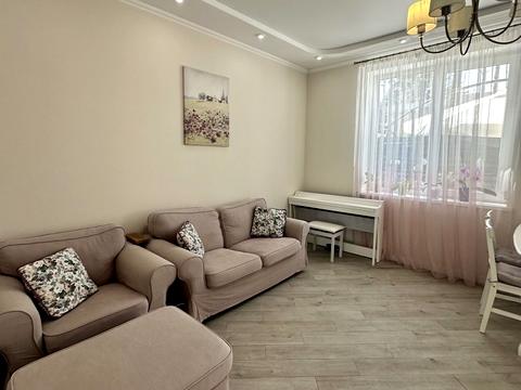 будинок за адресою Богдана Ступки пров.