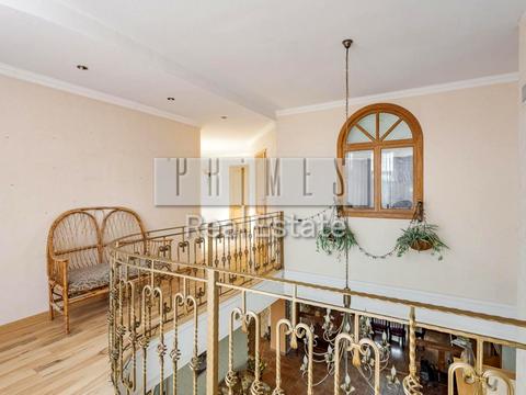 будинок за адресою Гідності вул. (Жертв Революції), 18