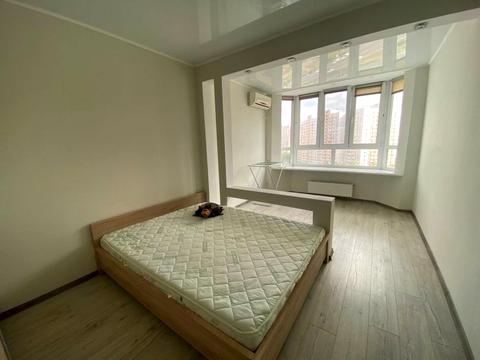 квартира за адресою Анни Ахматової вул., 30