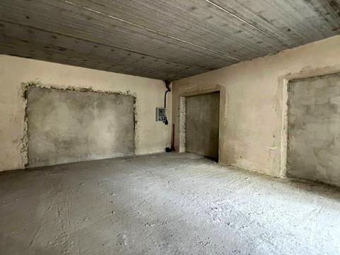 комерційна за адресою Височана вул., 18