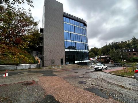 комерційна за адресою Докучаєвська вул., 25