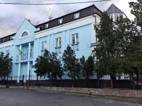 комерційна за адресою Каменярів вул., 21