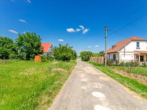 ділянка за адресою Михайла Туган-Барановського, 1
