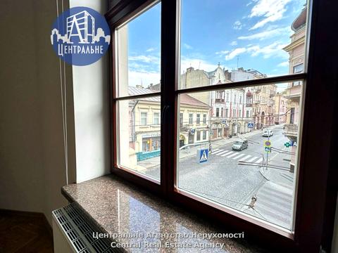 комерційна за адресою Івана Франка вул., 11