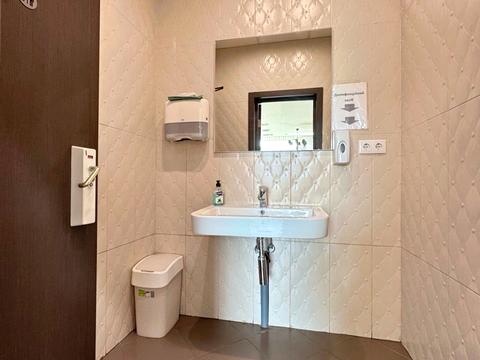комерційна за адресою Звіринецька вул., 59