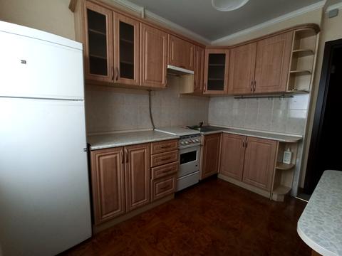 комерційна за адресою Празька вул., 32
