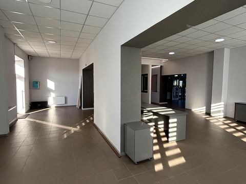 коммерческая по адресу Київська ул., 33