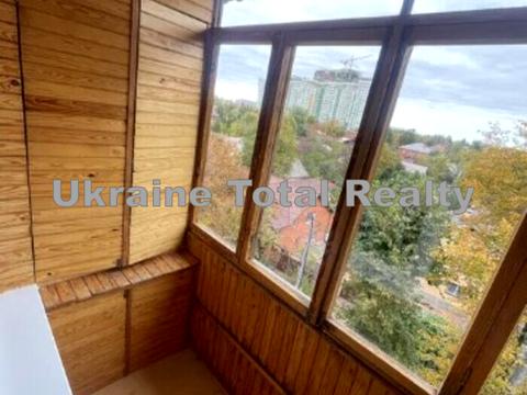 квартира за адресою Серпова вул., 1