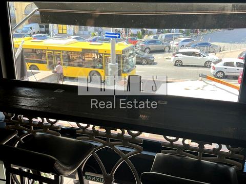 комерційна за адресою Басейна вул., 1/2