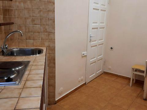 комерційна за адресою Футуристів пров., 9