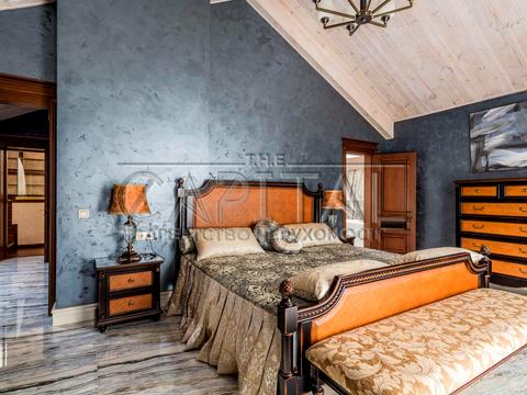 будинок за адресою світанкова, 10