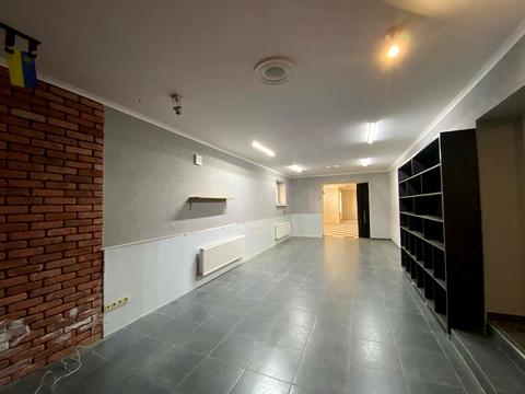комерційна за адресою Івана Франка вул., 44в
