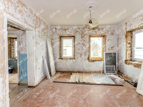 будинок за адресою с. Жуки, Центральна, 1