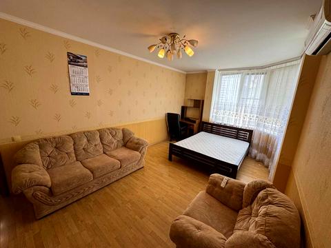 квартира за адресою Миколи Бажана просп., 12