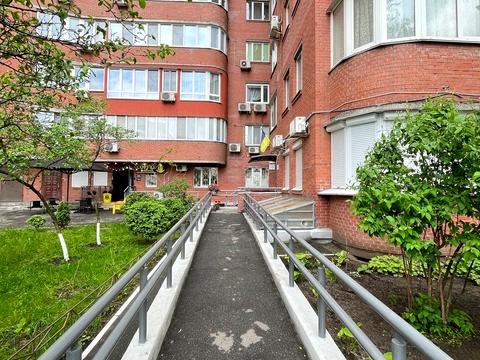 квартира за адресою Анни Ахматової вул., 13-Д