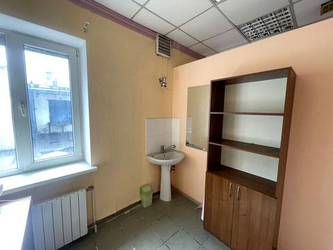 комерційна за адресою Сержа Лифаря вул. (Олександра Сабурова), 3-Б