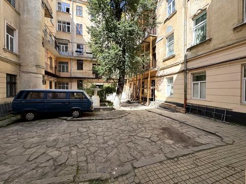 комерційна за адресою Дорошенка вул., 35