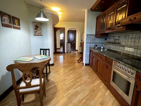 квартира за адресою Тарасівська вул., 20